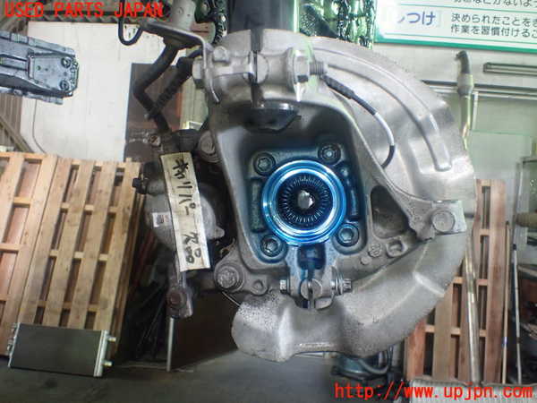 5UPJ-22944290]BMW 218d アクティブツアラー(2C20 F45)右フロントナックルハブ 中古_m0002.jpg