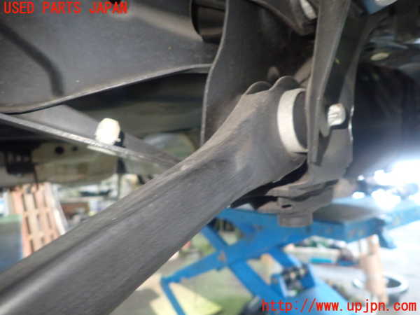 5UPJ-22945226]BMW 218d アクティブツアラー(2C20 F45)左リアロアアーム1 中古_m0002.jpg
