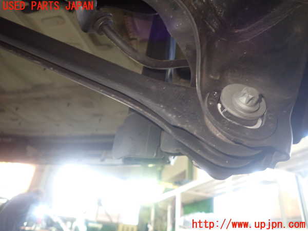 5UPJ-22945226]BMW 218d アクティブツアラー(2C20 F45)左リアロアアーム1 中古_m0003.jpg