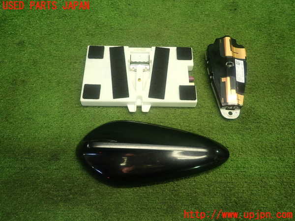 5UPJ-22946550]BMW 218d アクティブツアラー(2C20 F45)アンテナ 中古_m0001.jpg