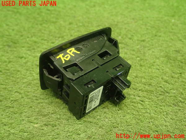 5UPJ-22946310]BMW 218d アクティブツアラー(2C20 F45)スイッチ5 (シート) 中古_m0002.jpg