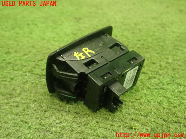 5UPJ-22946311]BMW 218d アクティブツアラー(2C20 F45)スイッチ6 (シート) 中古_m0002.jpg