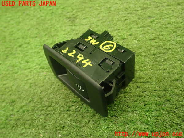 5UPJ-22946311]BMW 218d アクティブツアラー(2C20 F45)スイッチ6 (シート) 中古_m0003.jpg