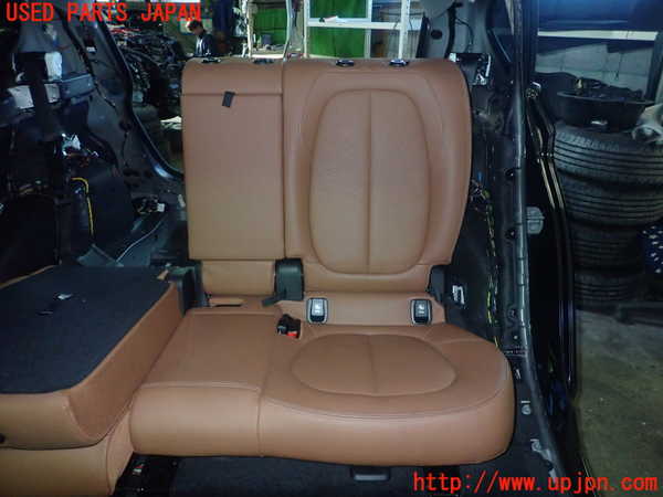 5UPJ-22947175]BMW 218d アクティブツアラー(2C20 F45)左2列目シート 中古_m0001.jpg