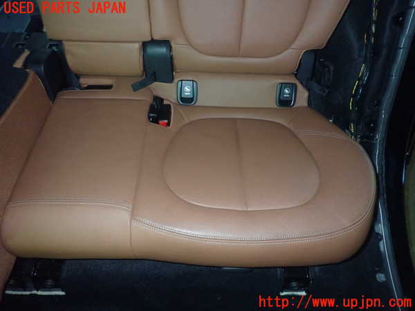 5UPJ-22947175]BMW 218d アクティブツアラー(2C20 F45)左2列目シート 中古_m0002.jpg