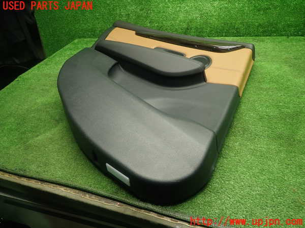 5UPJ-22941324]BMW 218d アクティブツアラー(2C20 F45)左後ドア内張り 中古_m0003.jpg