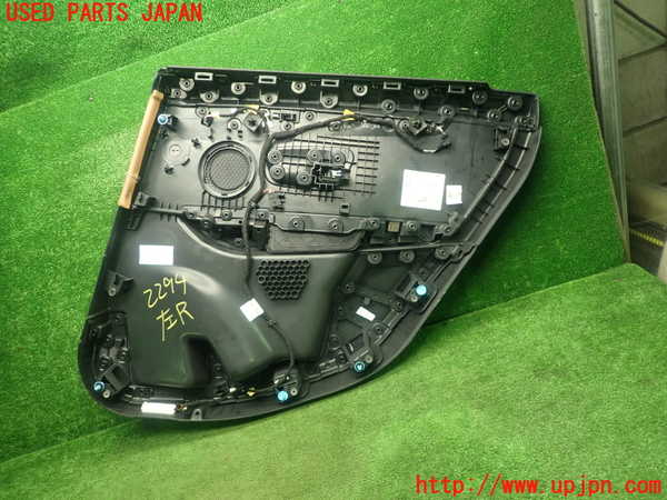 5UPJ-22941324]BMW 218d アクティブツアラー(2C20 F45)左後ドア内張り 中古_m0005.jpg