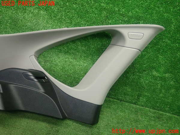 5UPJ-22947680]BMW 218d アクティブツアラー(2C20 F45)左リアピラートリム 中古_m0002.jpg