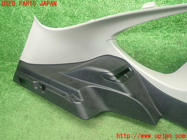 5UPJ-22947680]BMW 218d アクティブツアラー(2C20 F45)左リアピラートリム 中古_m0003.jpg