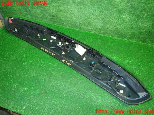 1UPJ-22951520]ベンツ C180 ステーションワゴン(205240C S205)リアスポイラー 中古_m0002.jpg