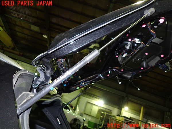 1UPJ-22951584]ベンツ C180 ステーションワゴン(205240C S205)リアゲートダンパー 中古_m0002.jpg