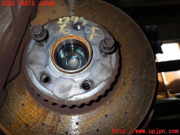 1UPJ-22954290]ベンツ C180 ステーションワゴン(205240C S205)右フロントナックルハブ 中古_m0001.jpg
