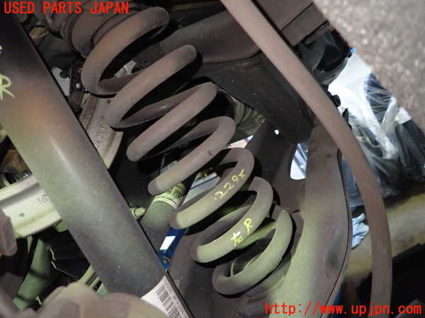 1UPJ-22955105]ベンツ C180 ステーションワゴン(205240C S205)左リアスプリング 中古_m0001.jpg