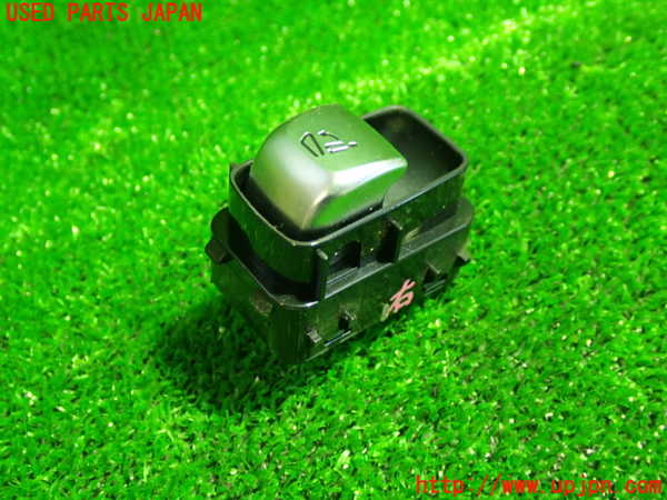 1UPJ-22956309]ベンツ C180 ステーションワゴン(205240C S205)スイッチ4 (シート) 中古_m0001.jpg