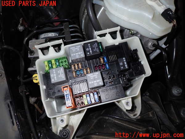 1UPJ-22956742]ベンツ C180 ステーションワゴン(205240C S205)ヒューズボックス2 中古_m0002.jpg