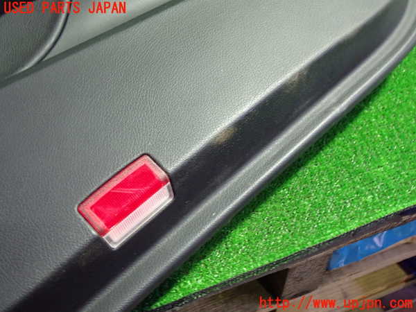 1UPJ-22951264]ベンツ C180 ステーションワゴン(205240C S205)左前ドア内張り 中古_m0003.jpg