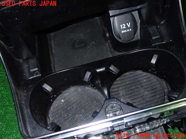 1UPJ-22957810]ベンツ C180 ステーションワゴン(205240C S205)ドリンクホルダー 中古_m0003.jpg