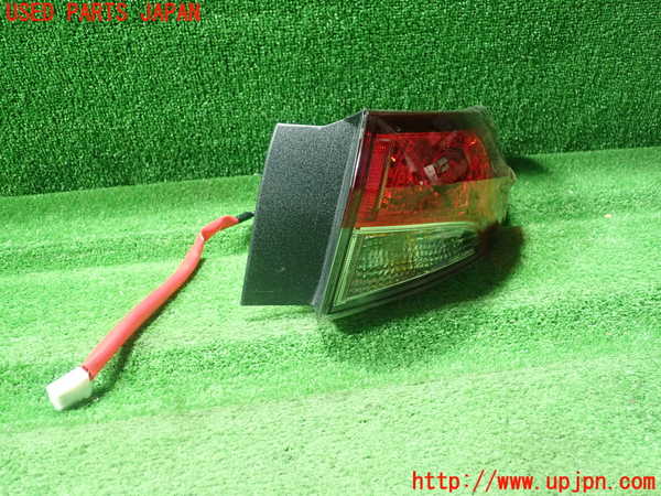5UPJ-22961530]カローラ ハイブリッド(ZWE215)右テールランプ 中古_m0001.jpg