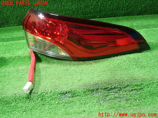 5UPJ-22961530]カローラ ハイブリッド(ZWE215)右テールランプ 中古_m0002.jpg