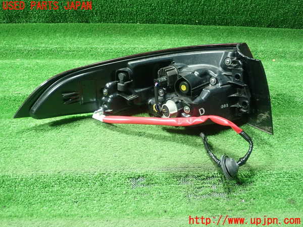 5UPJ-22961530]カローラ ハイブリッド(ZWE215)右テールランプ 中古_m0003.jpg