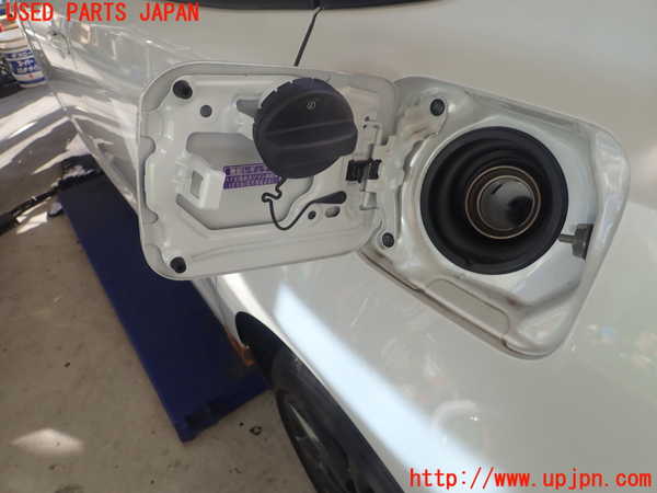 5UPJ-22961690]カローラ ハイブリッド(ZWE215)フューエルリッド 中古_m0002.jpg