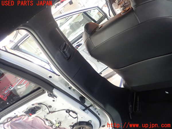 5UPJ-22967670]カローラ ハイブリッド(ZWE215)左センターピラートリム 中古_m0001.jpg