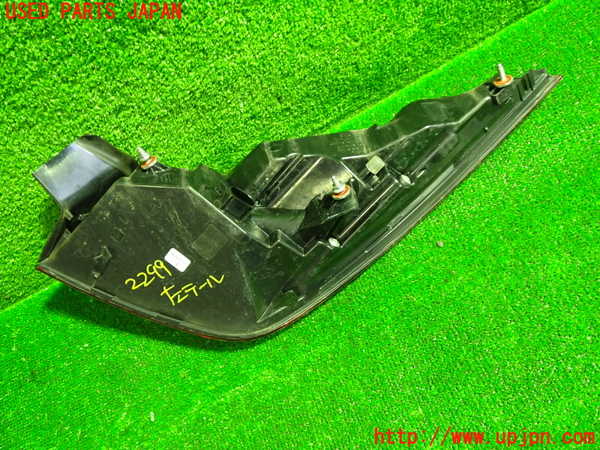 5UPJ-22991536]ベンツ CLA200 d(118312M C118)左テールランプ 中古_m0003.jpg