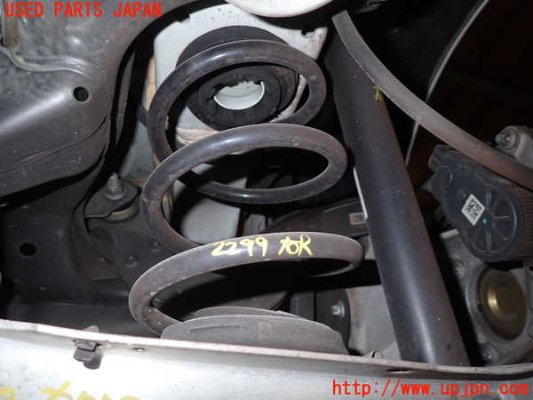 5UPJ-22995100]ベンツ CLA200 d(118312M C118)右リアスプリング 中古_m0001.jpg