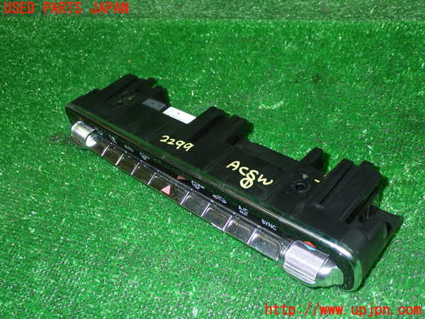 5UPJ-22996066]ベンツ CLA200 d(118312M C118)エアコンスイッチ1 中古_m0002.jpg