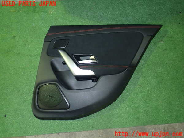 5UPJ-22991294]ベンツ CLA200 d(118312M C118)右後ドア内張り 中古_m0001.jpg
