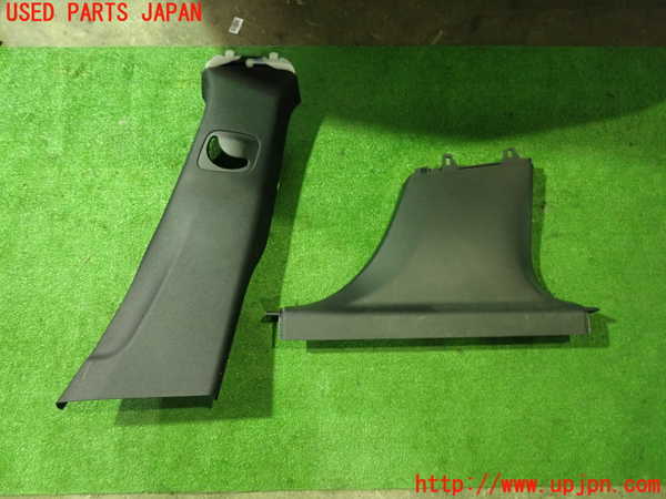 5UPJ-22997665]ベンツ CLA200 d(118312M C118)右センターピラートリム 中古_m0001.jpg