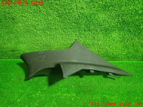 5UPJ-22997675]ベンツ CLA200 d(118312M C118)右リアピラートリム 中古_m0001.jpg