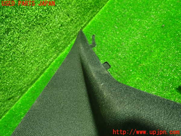 5UPJ-22997675]ベンツ CLA200 d(118312M C118)右リアピラートリム 中古_m0002.jpg