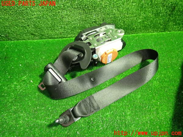 5UPJ-22997045]ベンツ CLA200 d(118312M C118)運転席シートベルト 中古_m0001.jpg