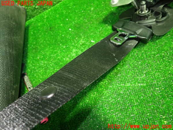 5UPJ-22997045]ベンツ CLA200 d(118312M C118)運転席シートベルト 中古_m0003.jpg