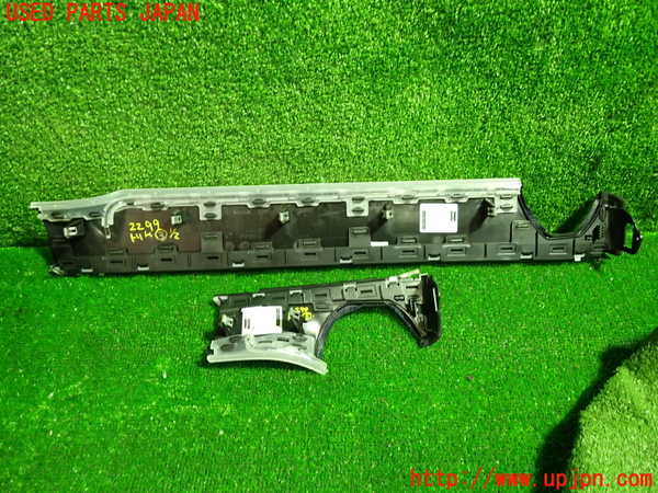 5UPJ-22997693]ベンツ CLA200 d(118312M C118)内装トリム類3 中古_m0002.jpg
