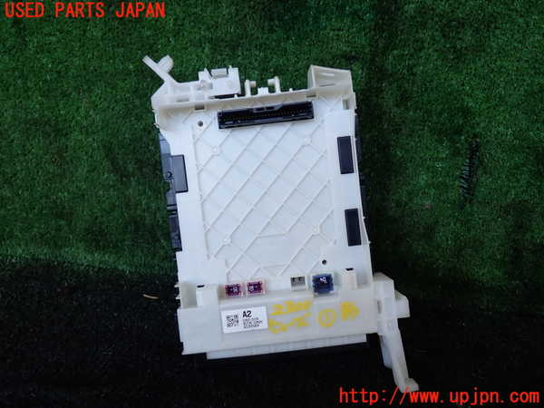 5UPJ-23006741]シエンタハイブリッド(MXPL10G)ヒューズボックス1 中古_m0001.jpg