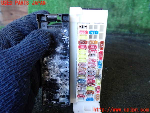5UPJ-23006741]シエンタハイブリッド(MXPL10G)ヒューズボックス1 中古_m0004.jpg