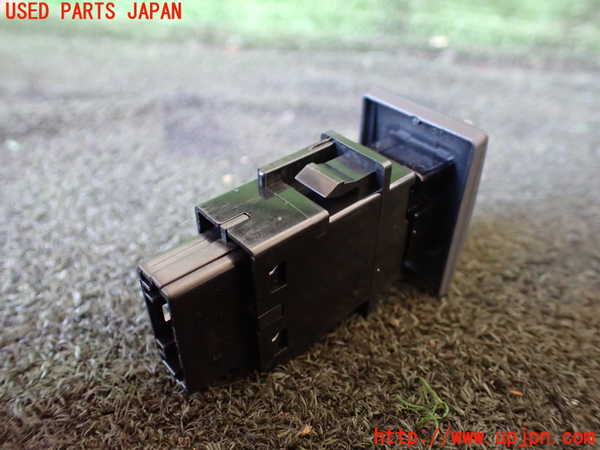 5UPJ-23006290]シエンタハイブリッド(MXPL10G)ハザードスイッチ 中古_m0002.jpg