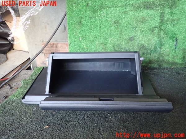 5UPJ-23007516]シエンタハイブリッド(MXPL10G)グローブボックス1 中古_m0003.jpg
