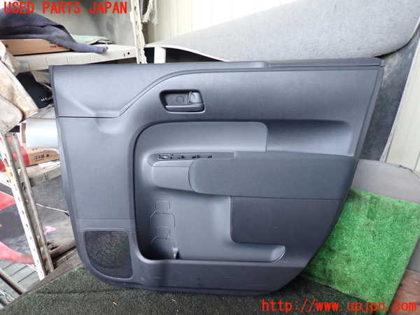 5UPJ-23001234]シエンタハイブリッド(MXPL10G)右前ドア内張り 中古_m0001.jpg