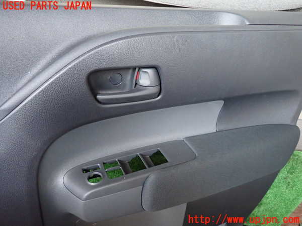 5UPJ-23001234]シエンタハイブリッド(MXPL10G)右前ドア内張り 中古_m0002.jpg