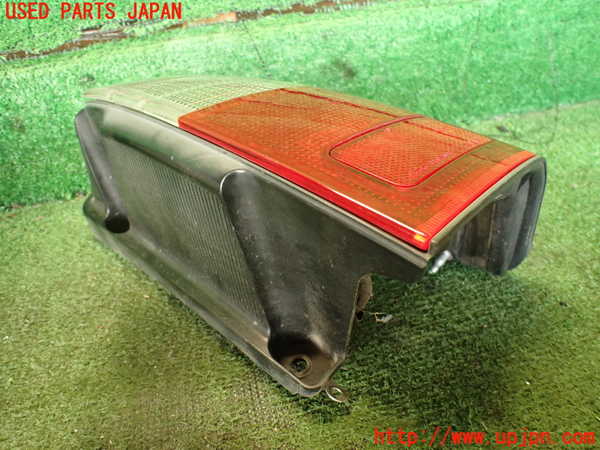 2UPJ-23011530]ハイラックスサーフ(RZN185W)右テールランプ 中古_m0002.jpg