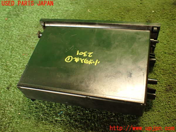 2UPJ-23017841]ハイラックスサーフ(RZN185W)小物入れ1 中古_m0004.jpg