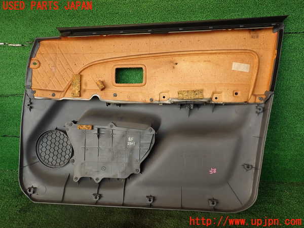 2UPJ-23011264]ハイラックスサーフ(RZN185W)左前ドア内張り 中古_m0005.jpg
