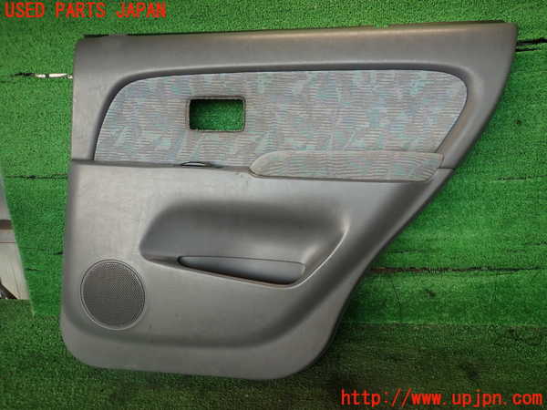 2UPJ-23011294]ハイラックスサーフ(RZN185W)右後ドア内張り 中古_m0001.jpg