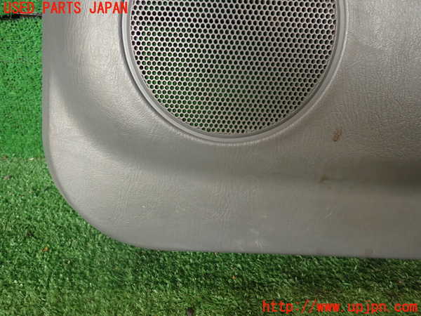 2UPJ-23011294]ハイラックスサーフ(RZN185W)右後ドア内張り 中古_m0003.jpg