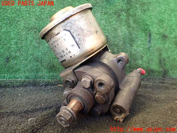 5UPJ-23054250]クラウン 4ドア ハードトップ(MS112)パワステポンプ 中古_m0001.jpg