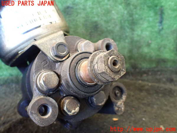 5UPJ-23054250]クラウン 4ドア ハードトップ(MS112)パワステポンプ 中古_m0004.jpg