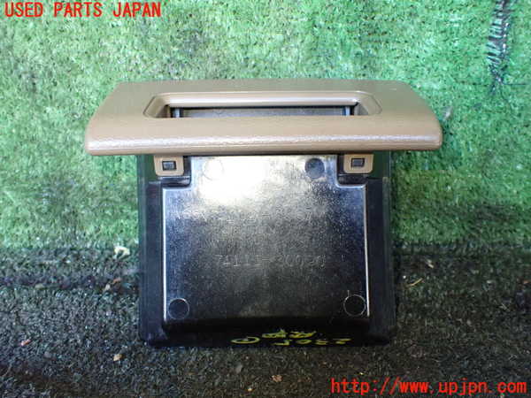 5UPJ-23057821]クラウン 4ドア ハードトップ(MS112)灰皿1 中古_m0004.jpg